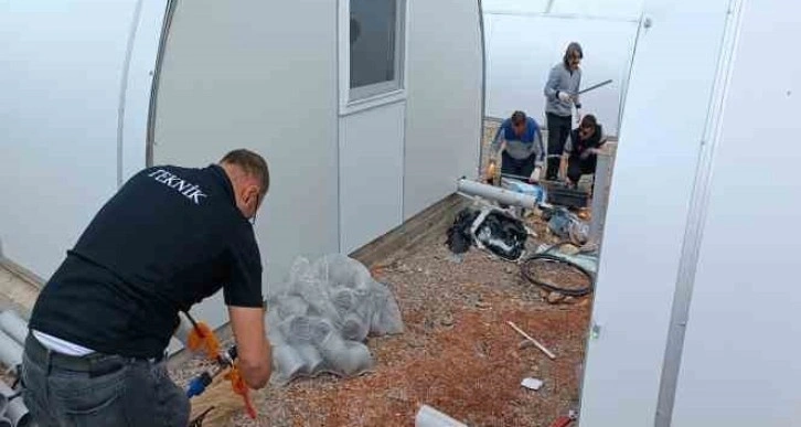 Büyükkılıç: “Elbistan’a 100 konteynerlik modern kent çalışmalarımız sürüyor”