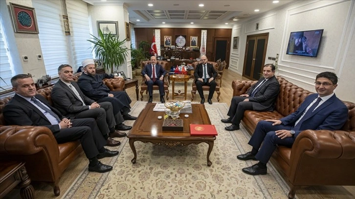 Çalışma ve Sosyal Güvenlik Bakanı Bilgin, Karadağlı mevkidaşı Adroviç ile görüştü
