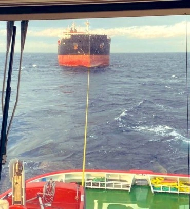 Çanakkale Boğaz’ında makine arızası yapan tanker kurtarıldı