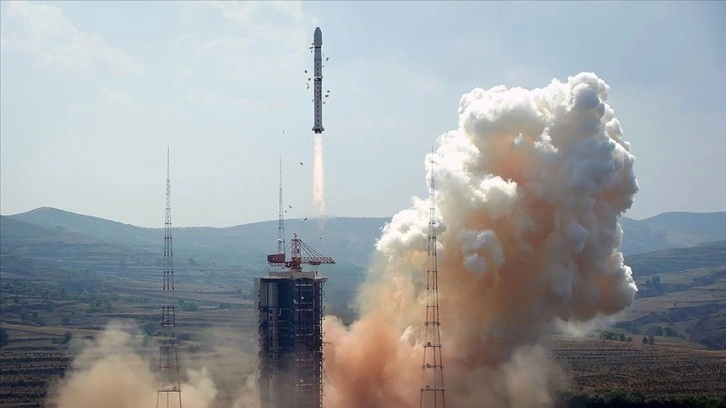 Çin, çevre gözlem uydusu 'Yünhay-1'i fırlattı