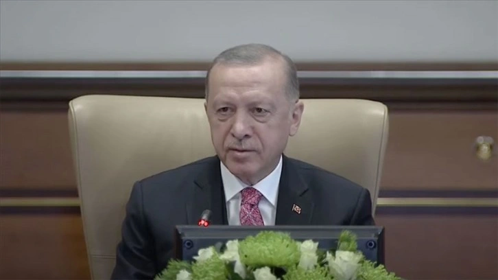 Cumhurbaşkanı Erdoğan: Kapalı mekanlardaki maske kullanma zorunluluğu tümüyle kaldırılmıştır