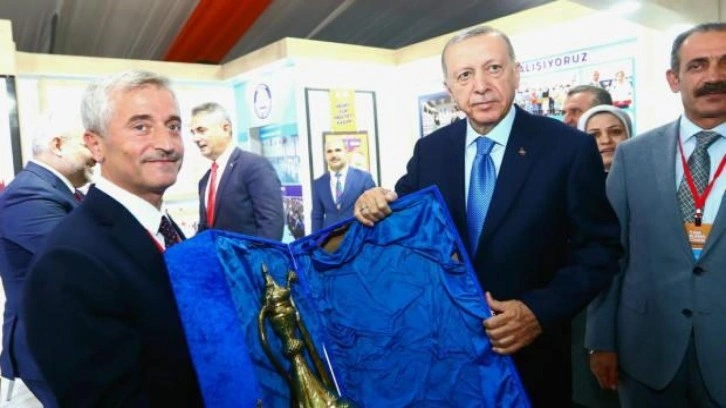 Cumhurbaşkanı Erdoğan Şahinbey Belediyesi’nin standını ziyaret etti