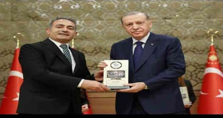 Cumhurbaşkanı Erdoğan’dan Şanlıurfa'daki iki televizyona ödül