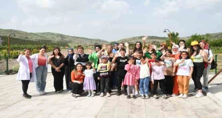 Depremzede çocuklar ekolojik köyü ziyaret etti