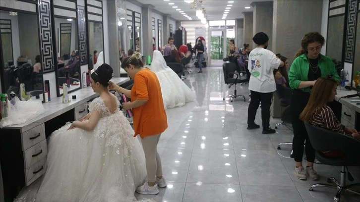 Devlet desteğiyle güzellik merkezi kuran kadın girişimci 15 kişiyi istihdam ediyor