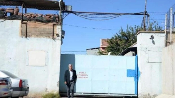 Diyarbakır E Tipi Cezaevi’nin tabelası kaldırıldı