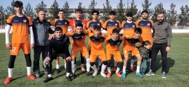 Diyarbakır'da okullararası futbol turnuvasının şampiyonu Talaytepe oldu