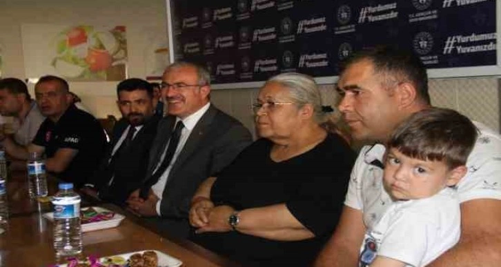 Elazığ’da depremzedelerin buruk bayram sevinci