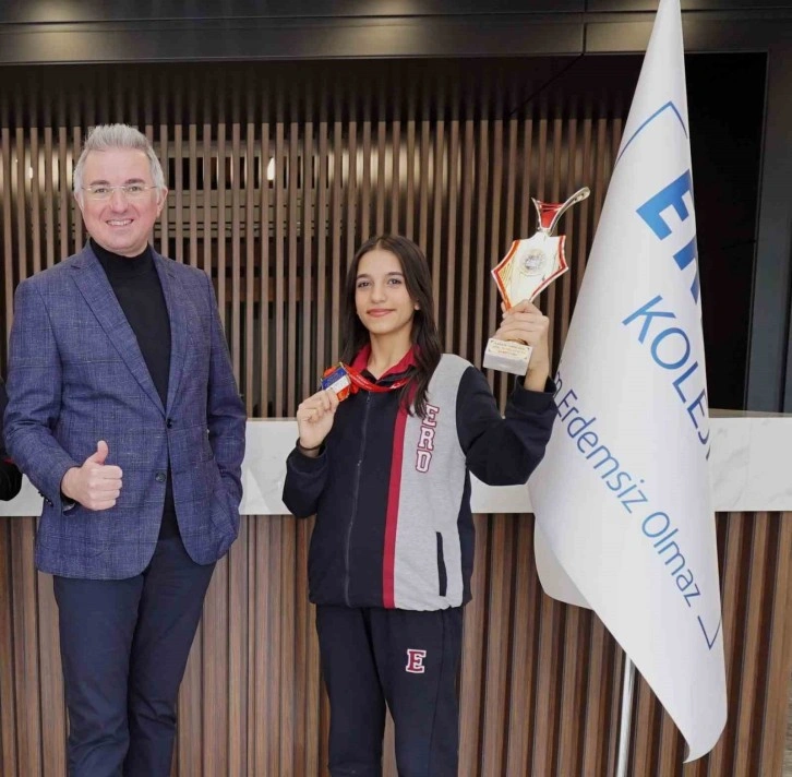 Erdem Koleji &ouml;ğrencisi 1 ay i&ccedil;erisinde il birincisi ve il ikincisi oldu