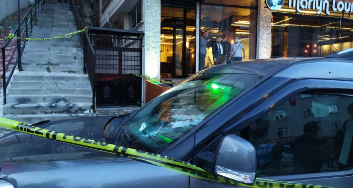 Eyüpsultanda kafeteryaya silahlı saldırı: 1 ölü, 2 yaralı