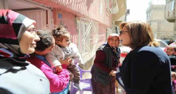 Fatma Şahin, 8 Şubat Mahallesi’ni ziyaret etti