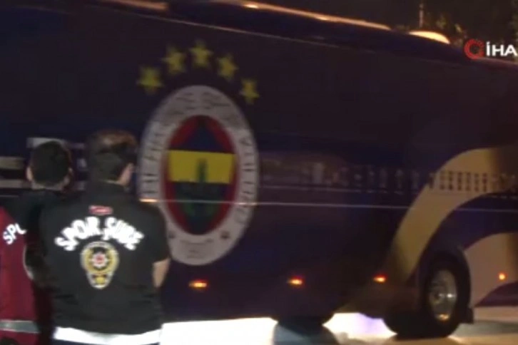 Fenerbahçeli taraftarlar yönetimi istifaya davet etti