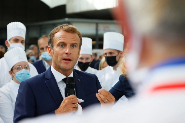 Fransa Cumhurbaşkanı Macron’a 'yumurtalı' saldırı