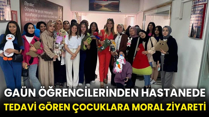 GAÜN öğrencilerinden hastanede tedavi gören çocuklara moral ziyareti