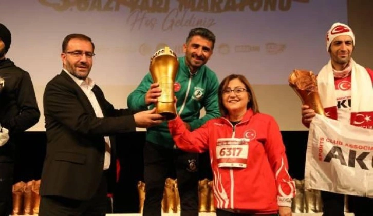 Gazi Yarı Maratonu'nun ödülleri sahiplerini buldu