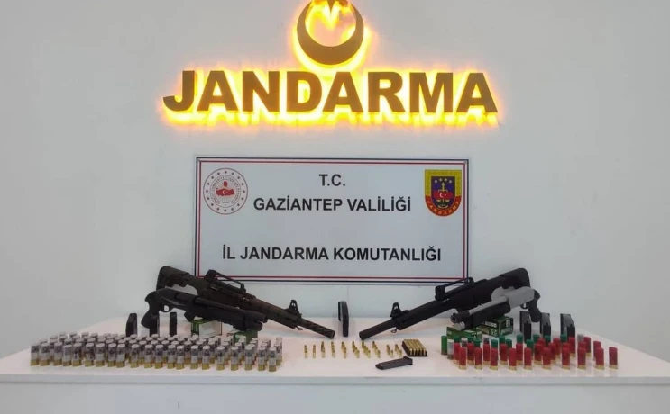 Gaziantep İl Jandarma Komutanlığı, Silah Kaçakçılarına Büyük Darbe Vurdu: Cephanelik Ele Geçirildi
