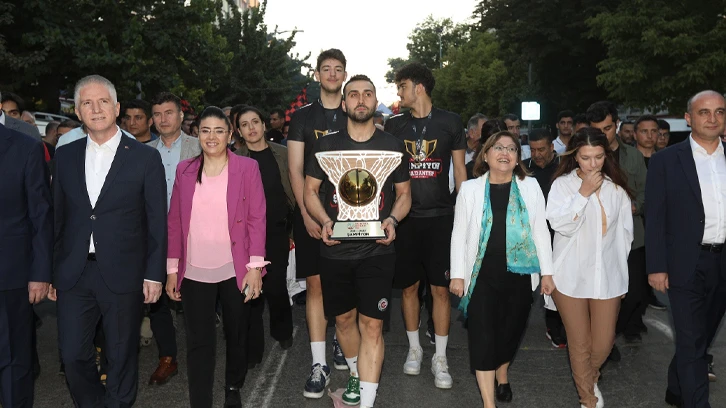Gaziantep’in şampiyon takımlarına görkemli kutlama