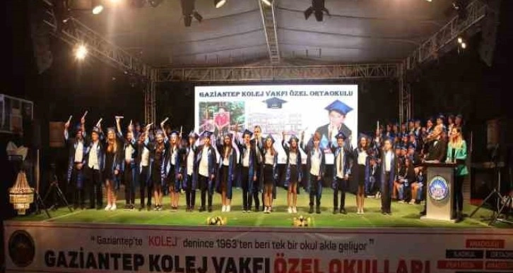Gaziantep Kolej Vakfı Özel Ortaokulu’nda mezuniyet heyecanı