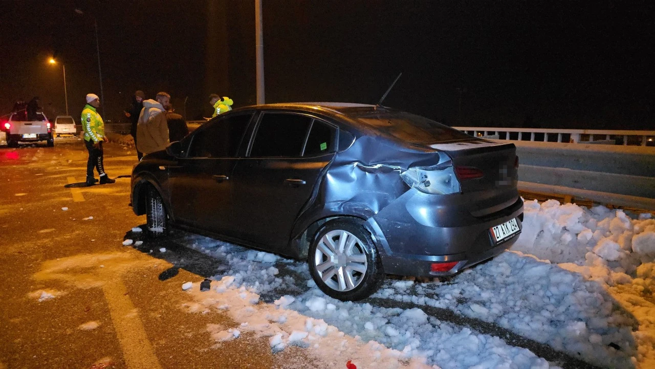 Gaziantep'te buzlanma nedeniyle kaza: 1 yaralı