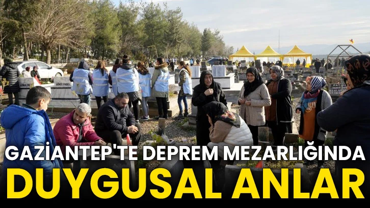 Gaziantep'te deprem mezarlığında duygusal anlar