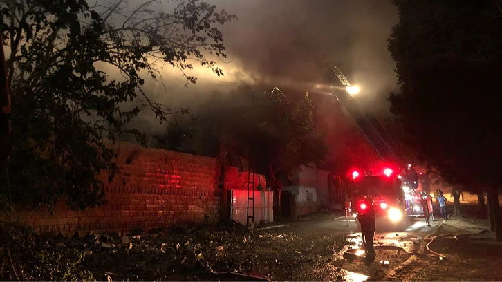 Gaziantep'te mobilya fabrikasında korkutan yangın