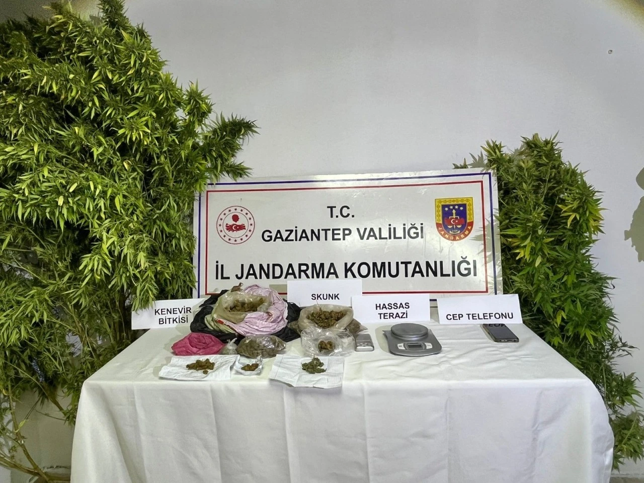 Gaziantep'te uyuşturucu operasyonu: 2 şüpheli tutuklandı