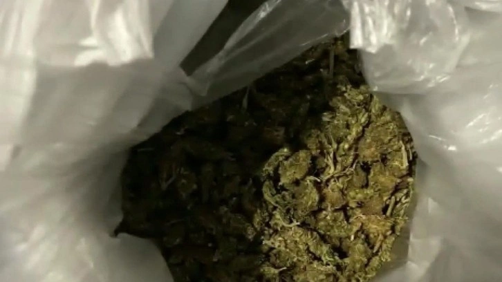 Gaziantep'te 26 kilogram skunk ele ge&ccedil;irildi