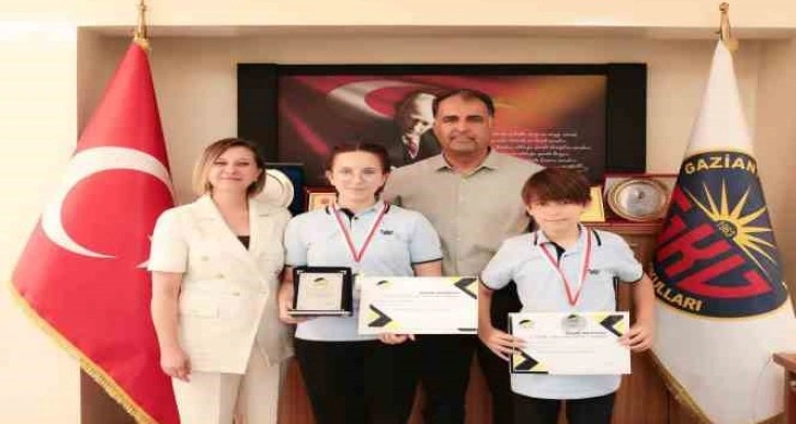 Gaziantep’te kolej öğrencilerinden Türkiye başarısı