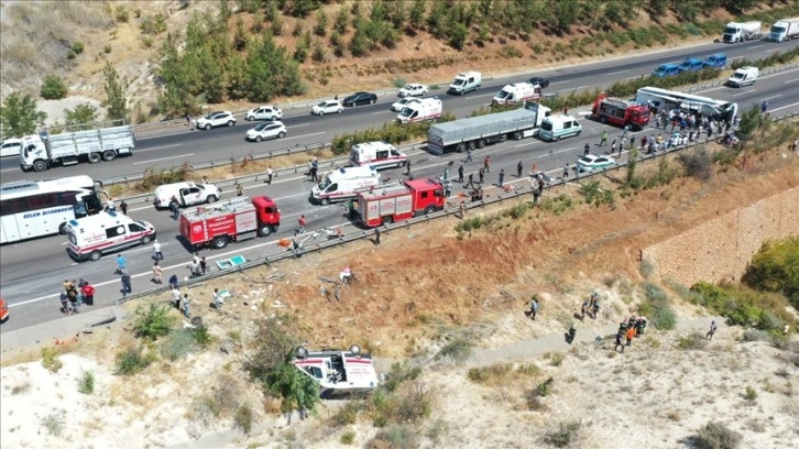 Gaziantep'teki trafik kazasında hayatını kaybedenlerin sayısı 16'ya yükseldi