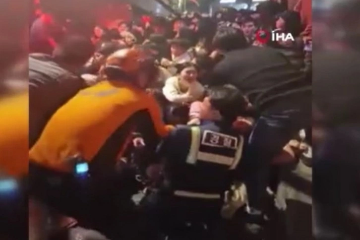 G&uuml;ney Kore'de 'Cadılar Bayramı' kutlamalarında izdiham: 59 &ouml;l&uuml; 150 yaralı