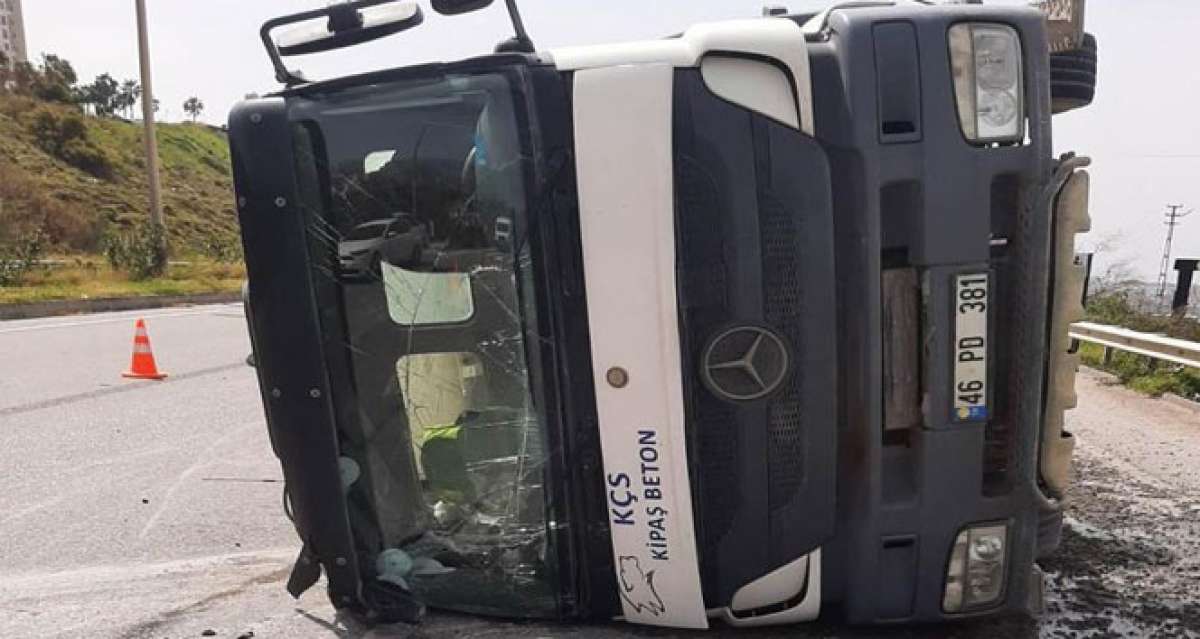 Hatay'da beton mikseri otomobile çarptı: 1 kişi hayatını kaybetti