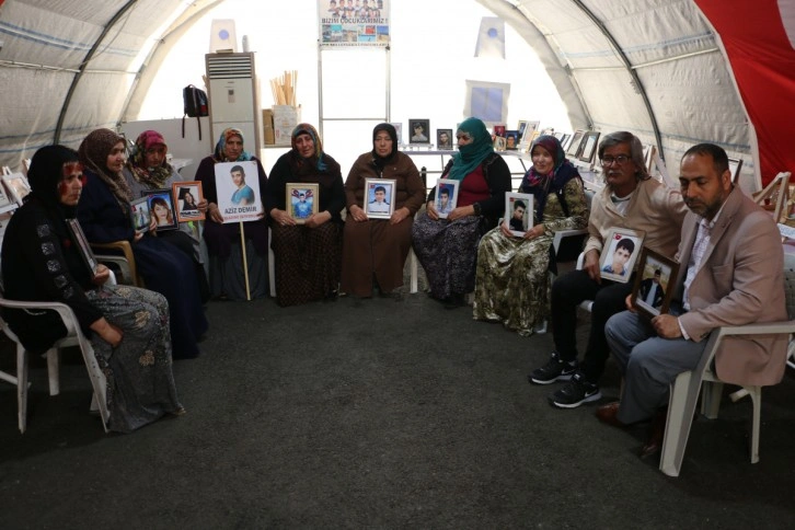 HDP önündeki ailelerin evlat nöbeti bin 334 gündür sürüyor