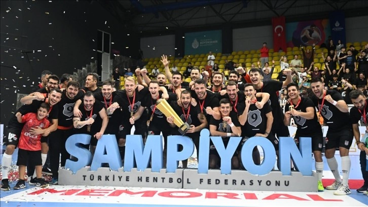Hentbol Erkekler Süper Kupa'da şampiyon Beşiktaş Safi Çimento oldu