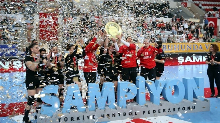 Hentbol Kadınlar Süper Lig play-off final serisinde Kastamonu Belediyespor şampiyon oldu