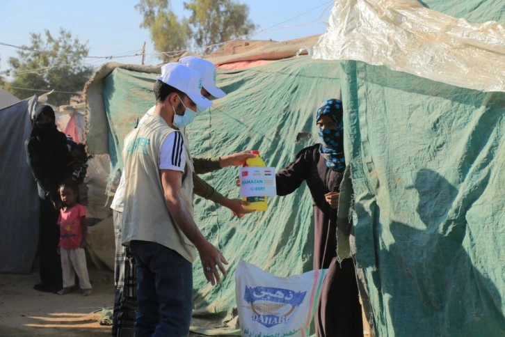 İDDEF'ten Yemen'de Kumanya Dağıtımı