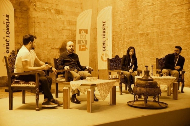 İlim Yayma Vakfı M&uuml;tevelli Heyeti Başkanı Bilal Erdoğan, Mardin&rsquo;de gen&ccedil;lerle buluştu