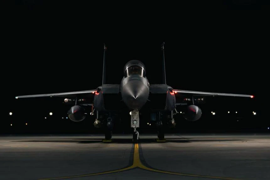 İran Hava Sahası 5 Saat Sonra Yeniden A&ccedil;ıldı