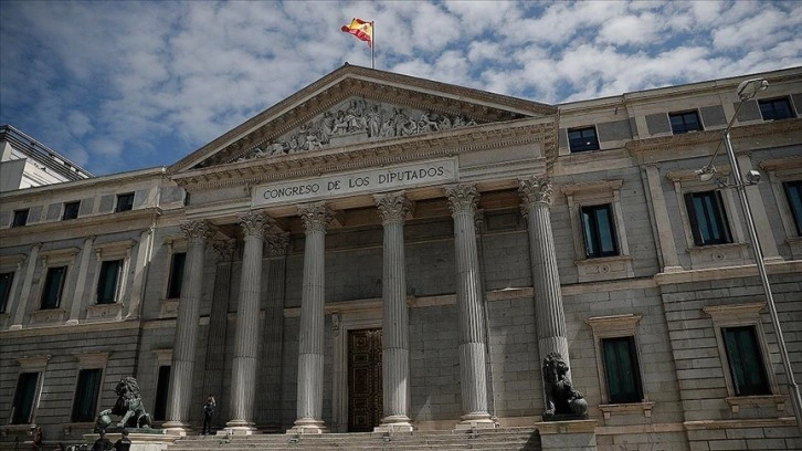 İspanya hükümeti bazı devlet kurumlarını başkent dışına çıkarmayı planlıyor