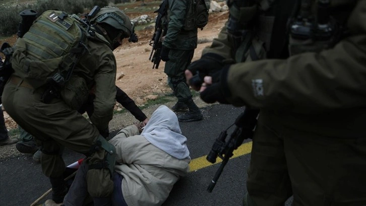 İsrail askerleri, Batı Şeria'daki Yahudi yerleşimleri protestolarında 2 Filistinliyi yaraladı