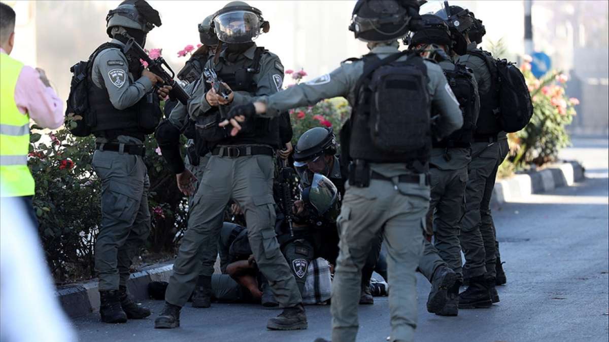 İsrail güçleri Batı Şeria ile Doğu Kudüs'te 50 Filistinliyi gözaltına aldı