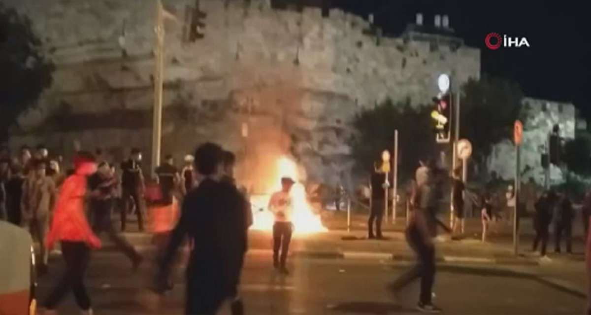 İsrail Güçleri, Şam Kapısı Önünde Filistinlilere Müdahale Etti