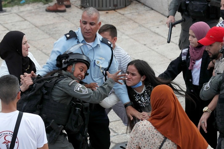 İsrail'den Kudüs'te Mevlit Kandilini kutlayan Filistinlilere müdahale