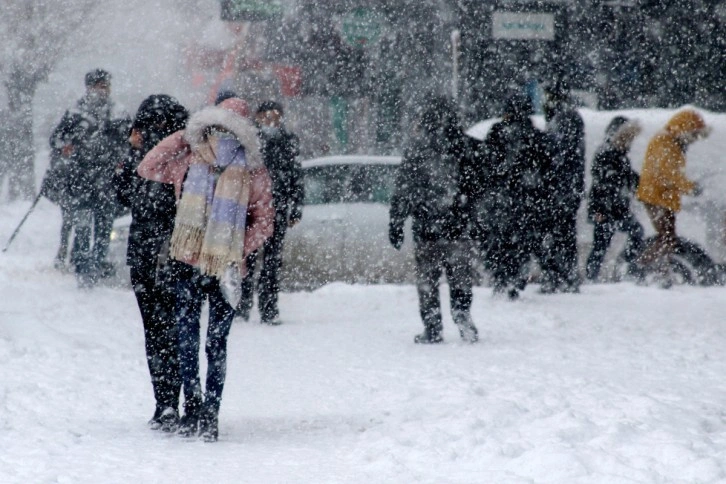 İstanbul'da beklenen kar yağışı öncesi İBB AKOM vatandaşları uyardı