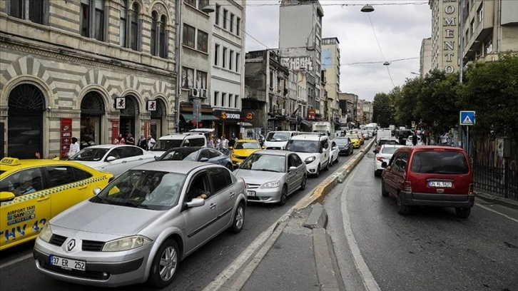İstanbul'da okulların açılmasının da etkisiyle trafik yoğunluğu yüzde 62'lere çıktı
