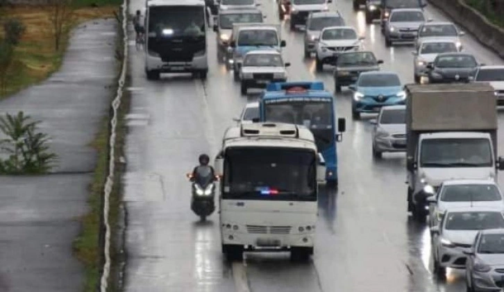 İstanbul'da sürücülerin yeni kabusu: Çakarlı minibüs!