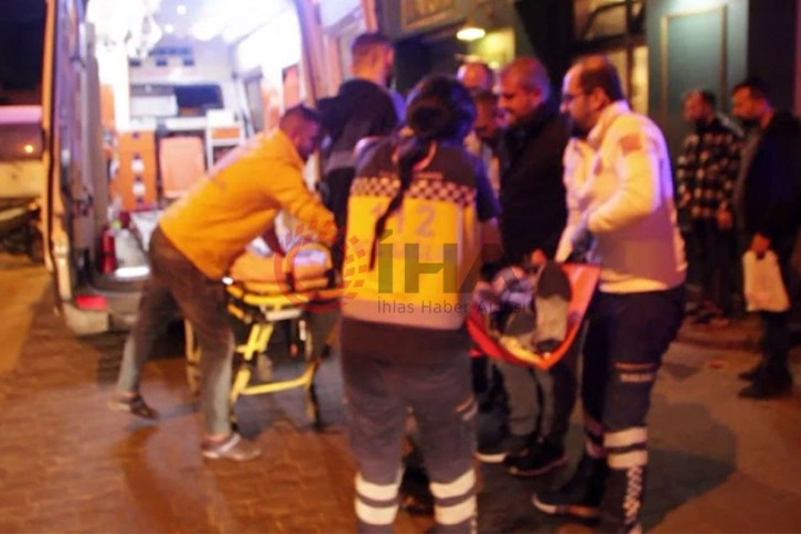 İstanbul’da yolda beklerken bacağından vuruldu