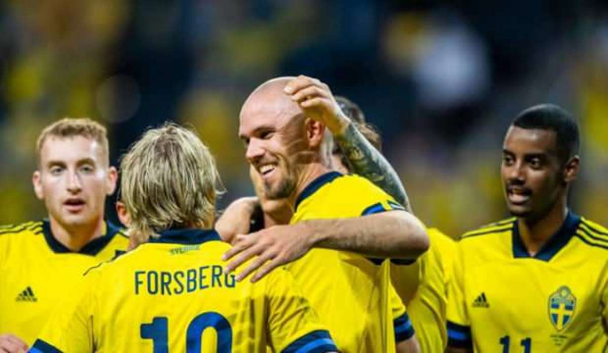 İsveç, Ermenistan'ı 3 golle geçti