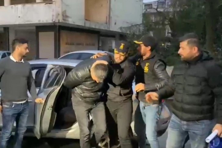 İYİ Parti İstanbul İl Başkanlığına isabet eden mermiyi sıkan şahıs Asayiş Şube'ye getirildi