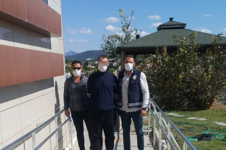 İzmir'de kokain baskını: 2 şüpheli yakalandı