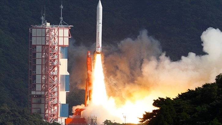 Japonya 9 uydu taşıyan 'Epsilon-5' roketini fırlattı